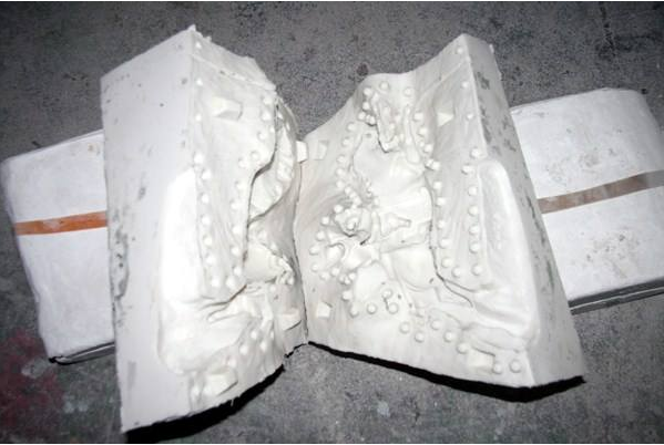 如何避免模具硅膠制品破裂？