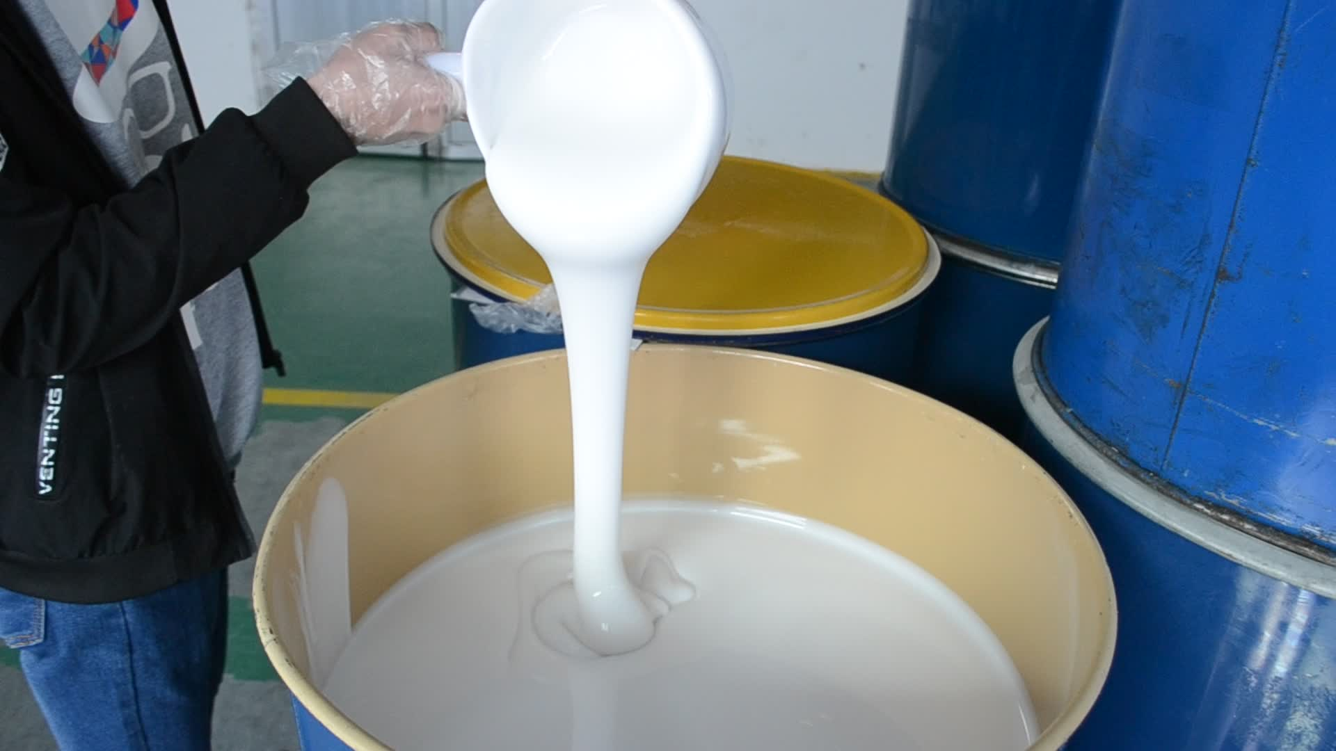 選購模具硅膠如何適應小批量與大批量生產(chǎn)的靈活需求？