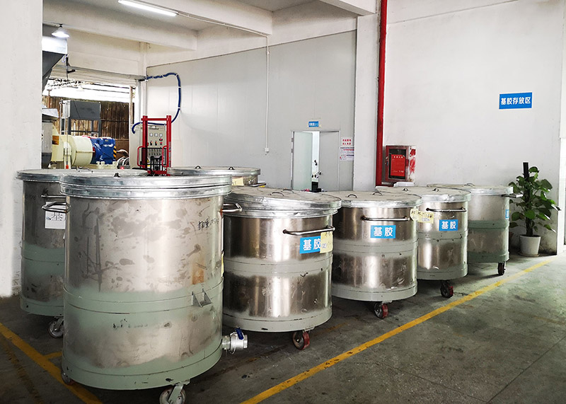 如何選擇靠譜的液體硅膠廠家？這些要點需牢記